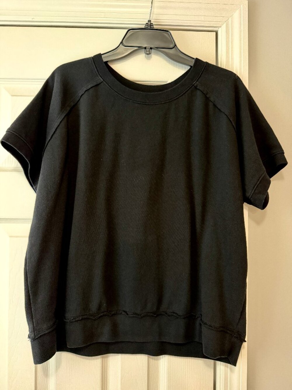 Black size Large Sweatshirt Tee, Like New